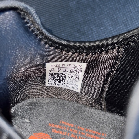 Adidas NMD R1 - Picture 11 of 12